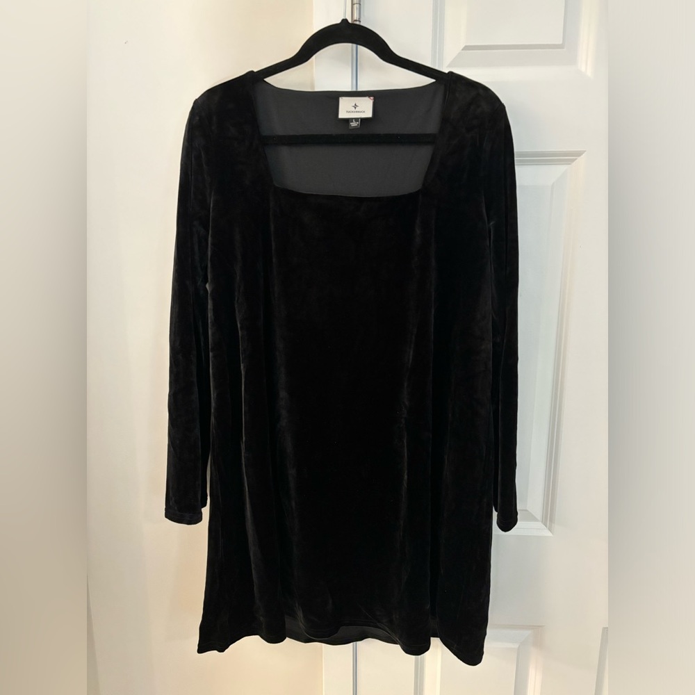 Tuckernuck Middleton Black Velvet Dress Size L